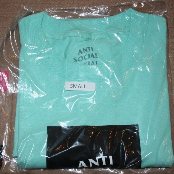 Anti Social Social Club T shirt - Picture 2 of 2